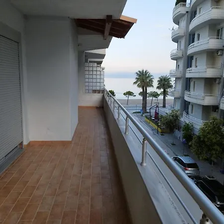 With Terrace - Waterfront Apartament