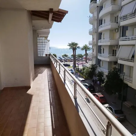 With Terrace - Waterfront Apartament Wlora